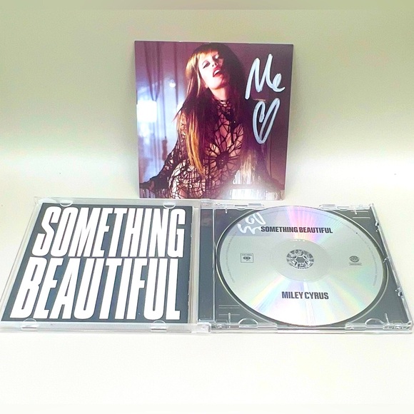 MILEY CYRUS “Something Beautiful” CD & Autographed SIGNED Insert with Heart ♥️ - Picture 1 of 5